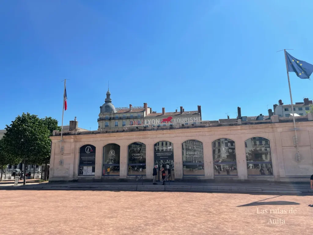 Place bellecour, centro de información para turistas de Lyon - Qué hacer en verano en Lyon